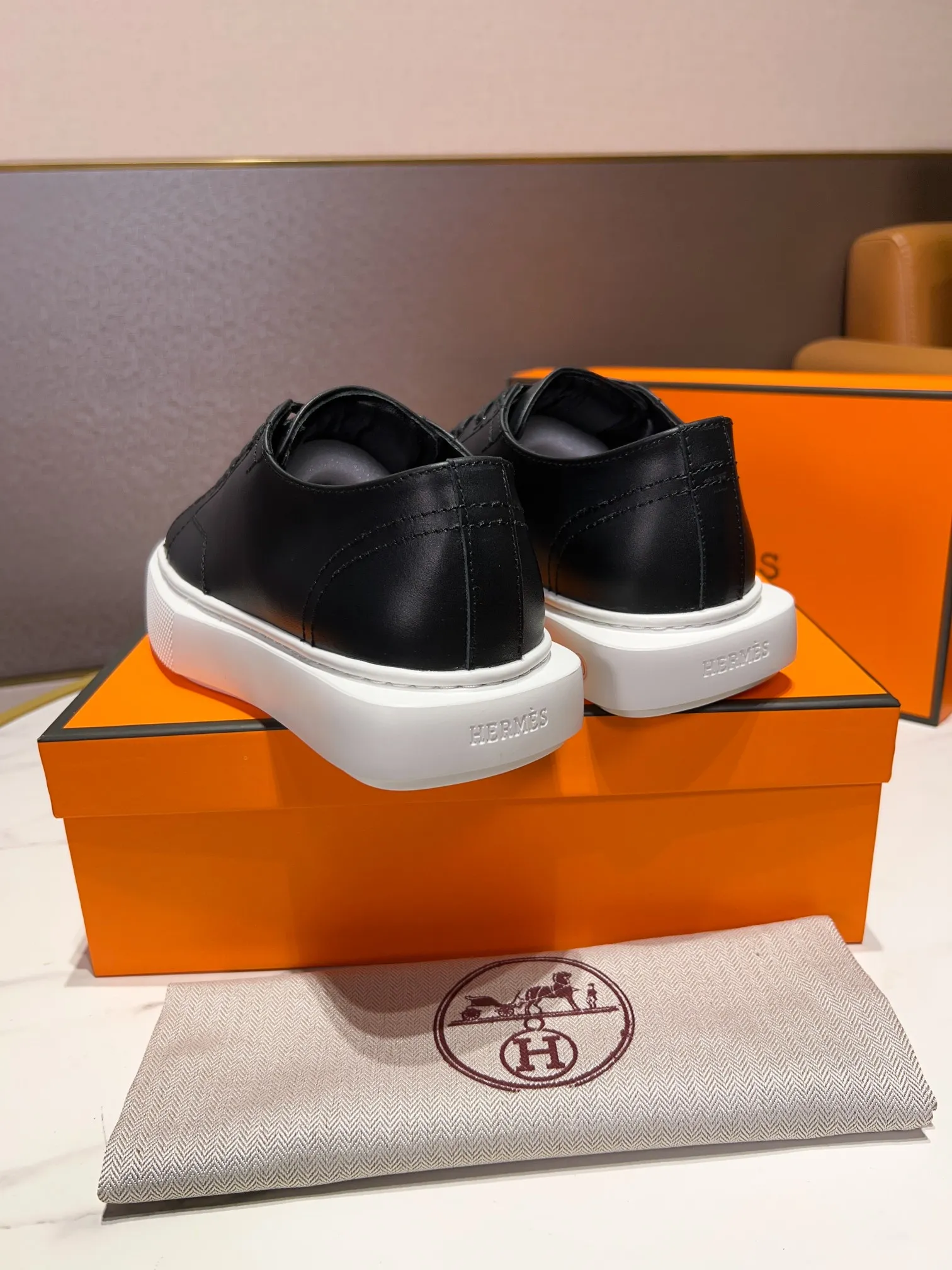 P460🧨【HERMES】Hermès - high-end quality, original order🔍🔍new product in men's counter, upper imported from Italy cowhide, sheepskin lining, sole: original factory special sole, exclusive movable molded sole super comfortable, original factory follow-up goods -Super high quality control·Fine workmanship: highlighted (high-end·nobility·grade) -Size: 38-44 (45 can be customized)·